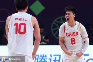 星空体育中国官网-媒体人：男篮终于以正面形象喜提热搜榜首 我们就该做亚洲最强队