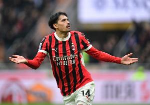 星空体育娱乐平台-记者：曼城、切尔西仍在关注赖因德斯，希望用欧冠吸引球员