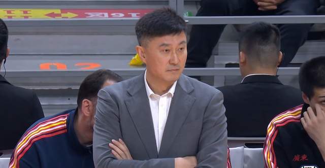 星空体育入口-广东为何40分惨败？媒体人给出答案，说得太实在了，杜锋还能咋地